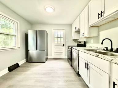 Main picture of 2202 Guess Rd