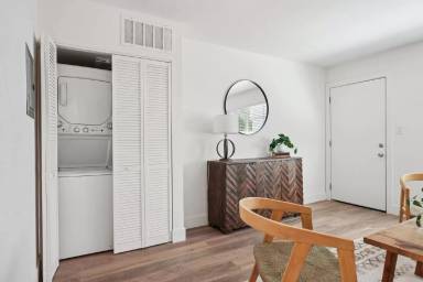 Main picture of 2411 T St