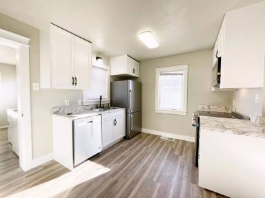 Main picture of 1011 37th St SE