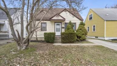 Main picture of 2114 Champaign Rd