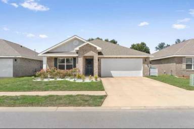 Main picture of 4614 Honor Guard Way