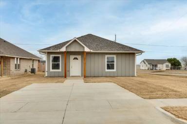 Main picture of 1214 SW Oklahoma Ave
