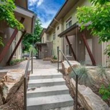 Main picture of 710 W Laurel St