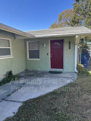 Main picture of 928 Lake Palms Dr
