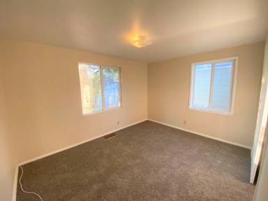 Main picture of 1681 Hanover St