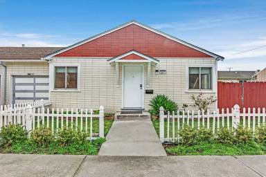 Main picture of 207 Forest Ln