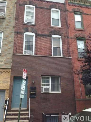 Main picture of 1703 S 13th St
