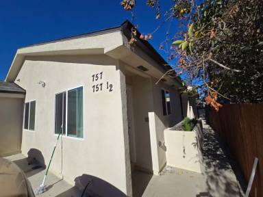 Main picture of 761 W 97th St