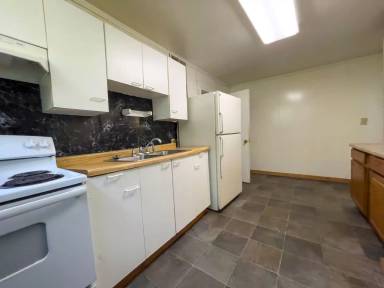 Main picture of 912 S Penn St