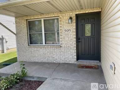 Main picture of 597 Wood St