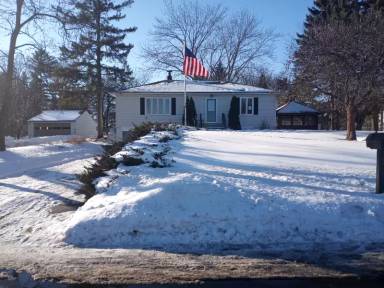 Main picture of 2101 Brunswick Ave N