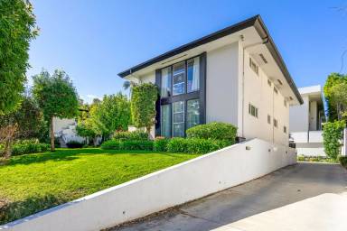 Main picture of 1021 S Orange Grove Blvd