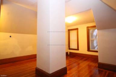 Main picture of 18 Brackett St