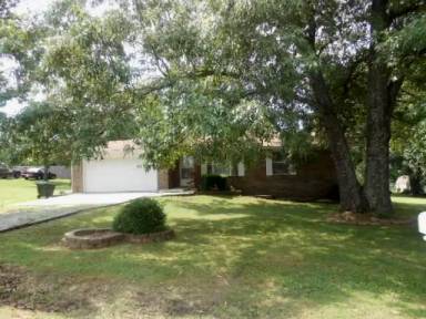 Main picture of 82 Castle Hill Dr