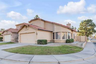 Main picture of 4413 E Hiddenview Dr