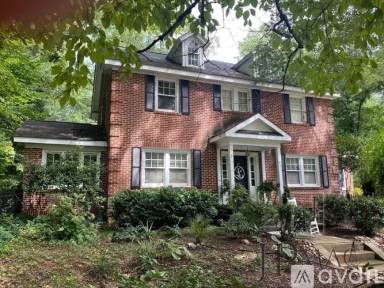 Main picture of 1700 N Main St