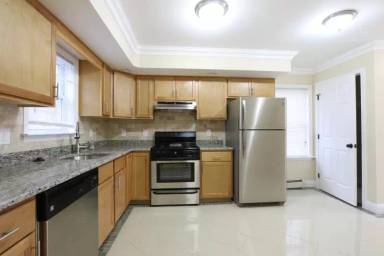 Main picture of 10 Guild St