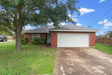 Main picture of 101 Ina Ct