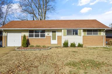 Main picture of 10 Ridgelawn Ct