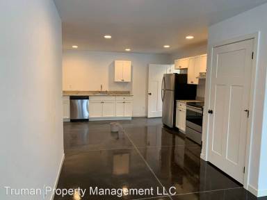 Main picture of 715 Cottonwood Ct