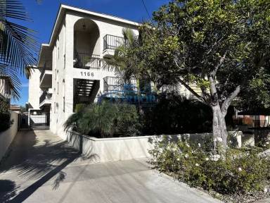 Main picture of 1166 W 22nd St