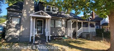 Main picture of 17 E 30th Ave