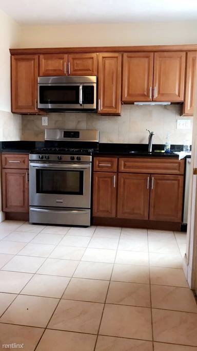 Main picture of 1504 Commonwealth Ave