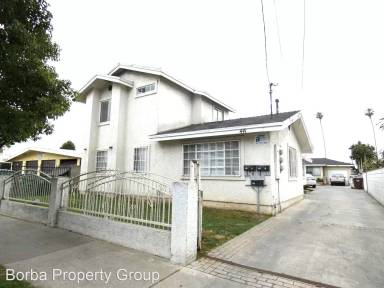 Main picture of 441 W Almond St