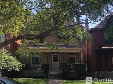 Main picture of 1284 Highland St