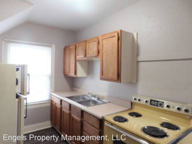 Main picture of 145 N Ash St