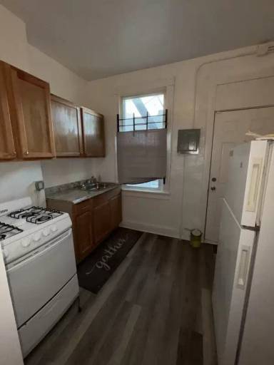 Main picture of 292 Parkwood Ave