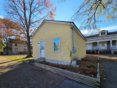 Main picture of 521 Auburn Ave NE