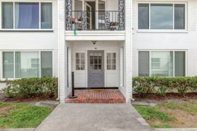 Main picture of 94 Columbia St