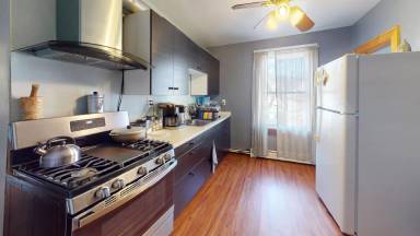 Main picture of 22 Holmes St