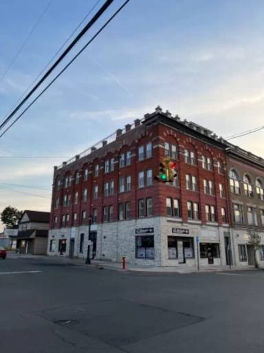 Main picture of 662 Bleecker St