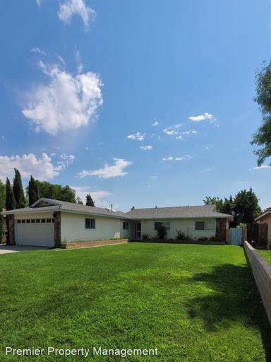 Main picture of 1554 Rocking W Dr