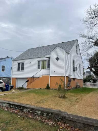 Main picture of 495 Hart St