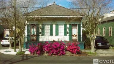 Main picture of 447 Elmira Ave