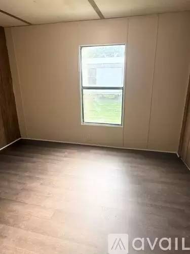 Main picture of 2081 Oakshire Rd