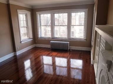 Main picture of 5813 N Artesian Ave