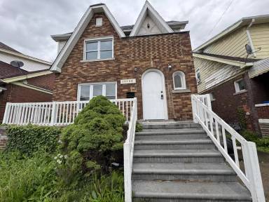 Main picture of 15758 Wisconsin St