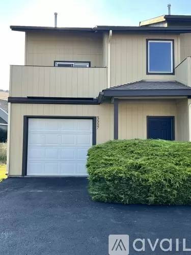 Main picture of 5557 Glenridge Way