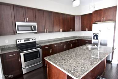 Main picture of 826 N Broad St