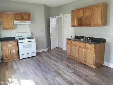 Main picture of 36 Oak St