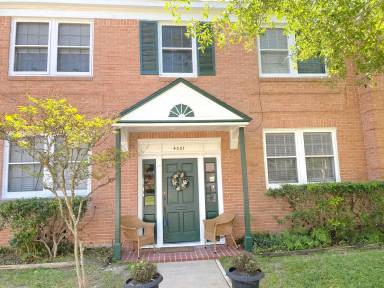 Main picture of 4001 Austin St