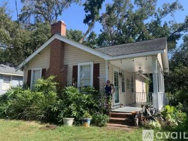 Main picture of 115 Tall Oak Ave