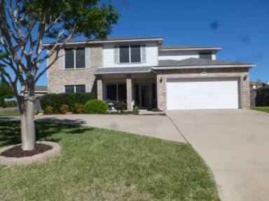 Main picture of 105 W Iowa Dr