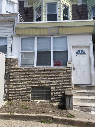 Main picture of 4213 Penn St
