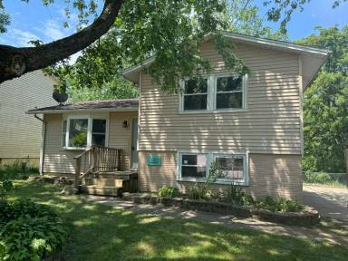 Main picture of 3322 7th St W
