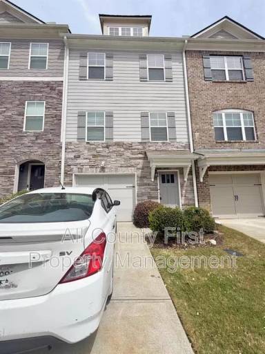 Main picture of 887 Society Cir SW
